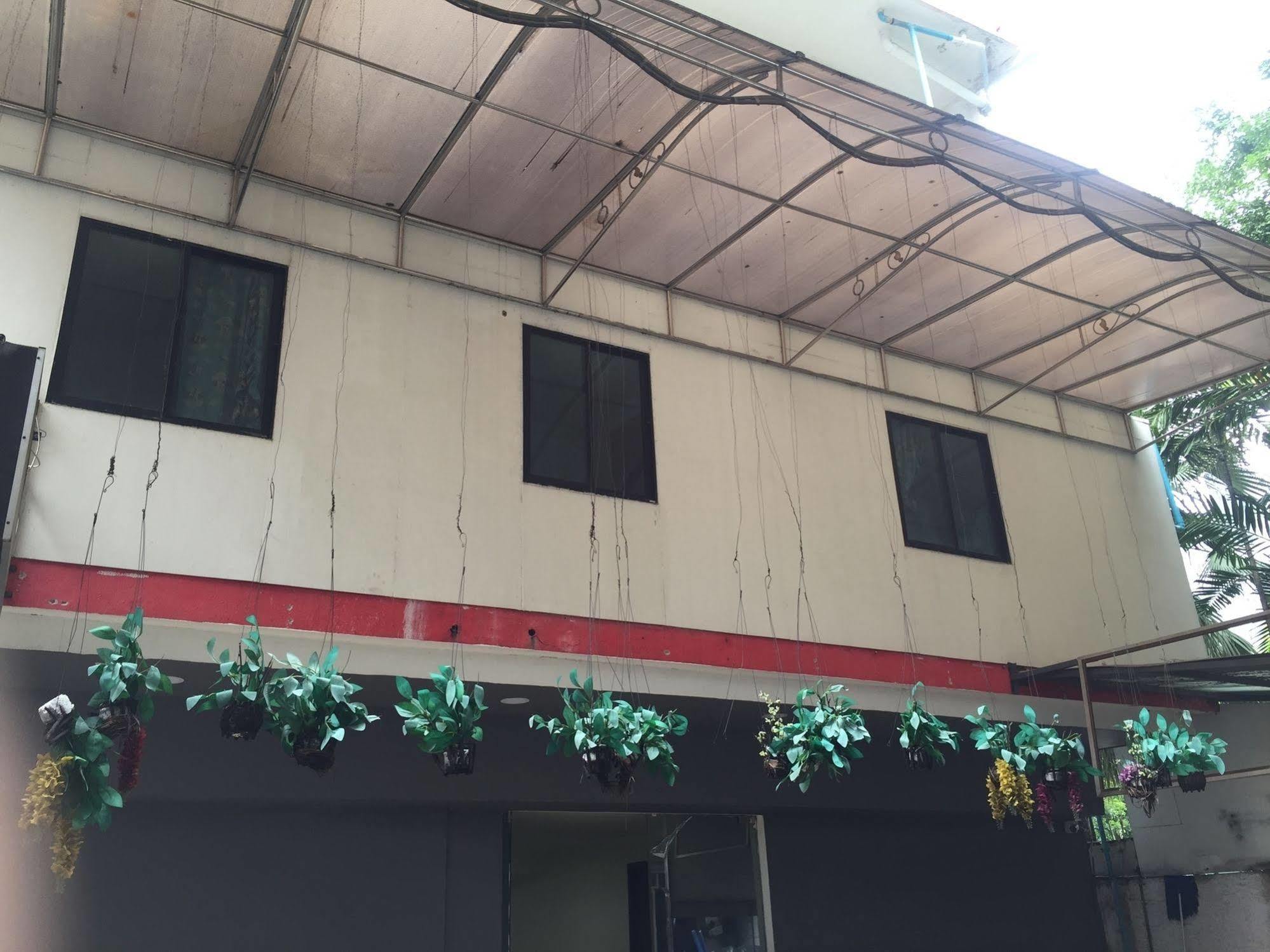 Uno Inn Bangkok Zewnętrze zdjęcie